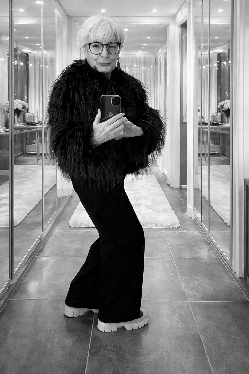 Pensionistin im „Glitzerkleid“